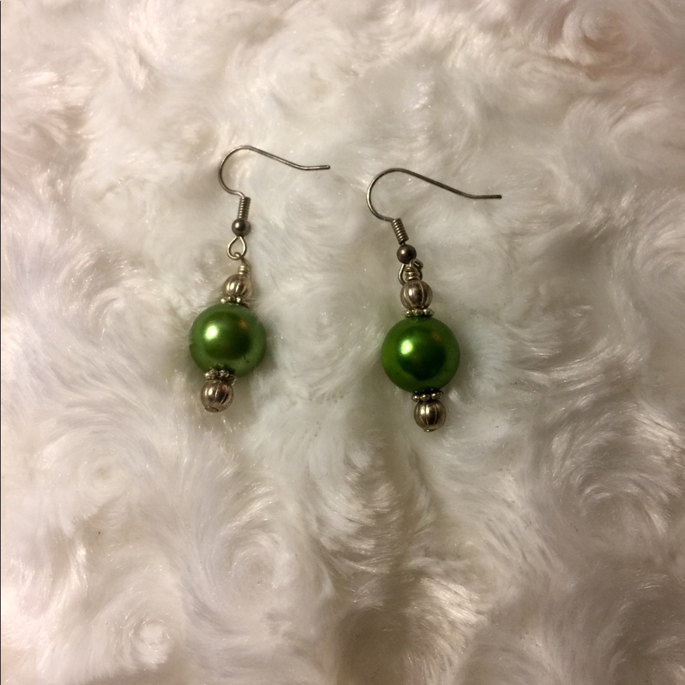 Earrings green beads